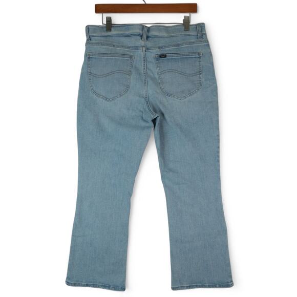 Lee Jeans Womens 14 Medium Ultra Lux Boot Crop Mid Rise Light Wash Stretch Denim - Picture 2 of 8